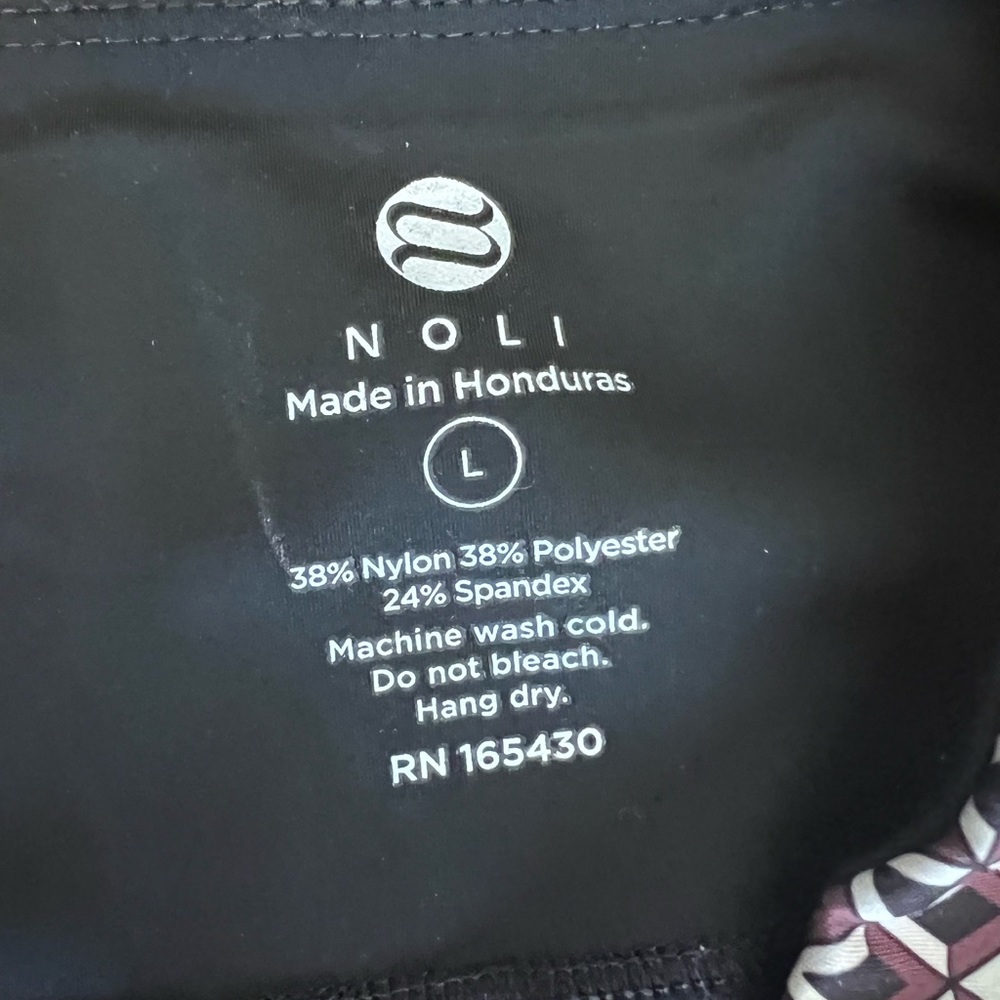 Noli leggings. Size: Large - Picture 2 of 3
